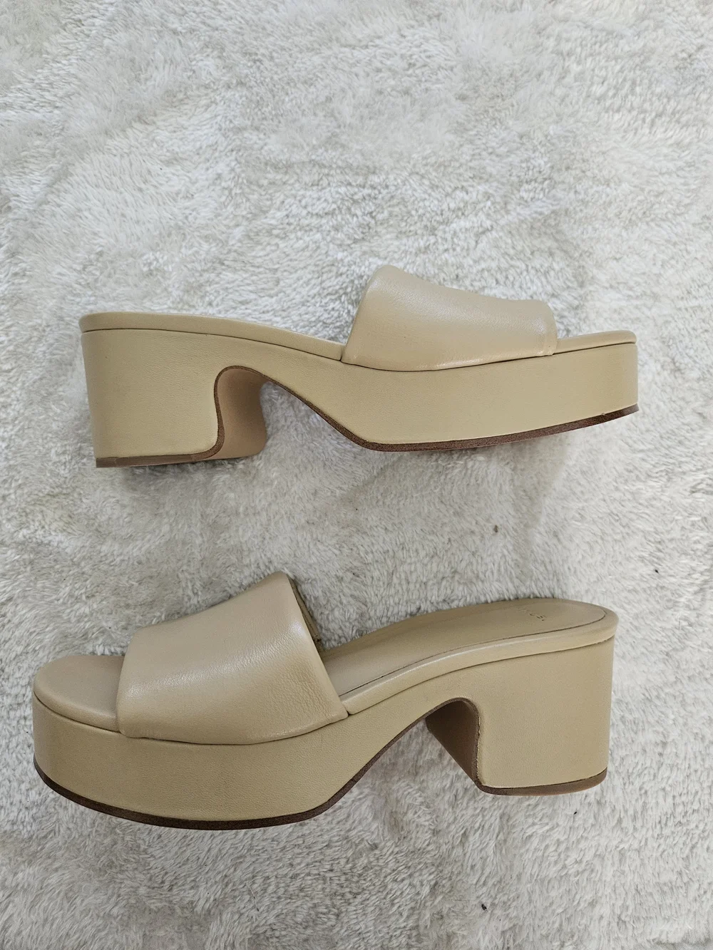 NWT Vince Beige Platform Sandals Size 8 Leather 70s Bohemian Business Casual - Picture 8 of 11
